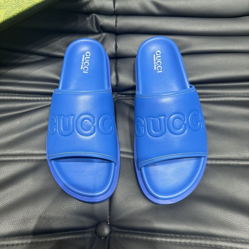 G*u*i slippers